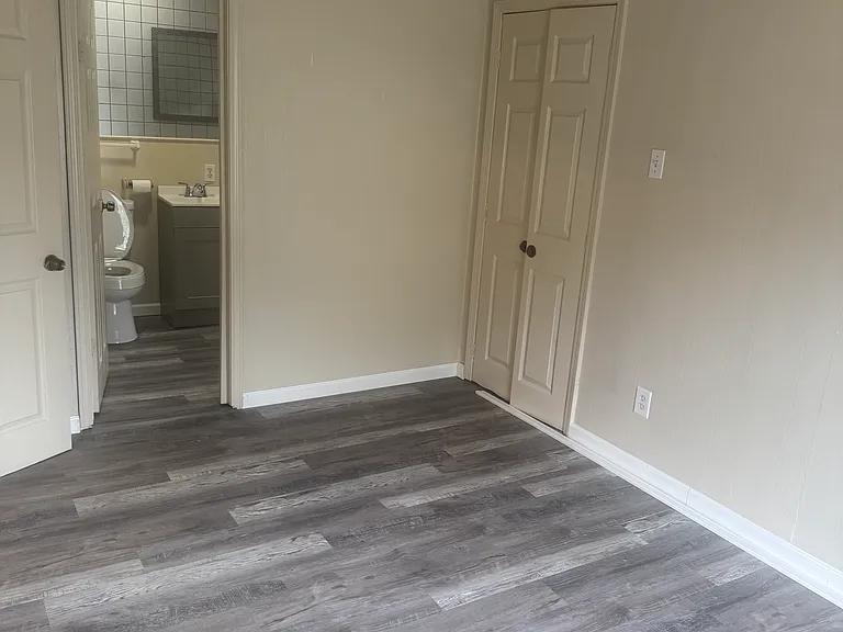 202 Sunnyside Ln #4 — Photo 4