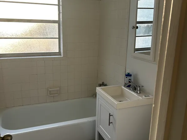 3818 NE 13th Dr, Gainesville, FL 32609