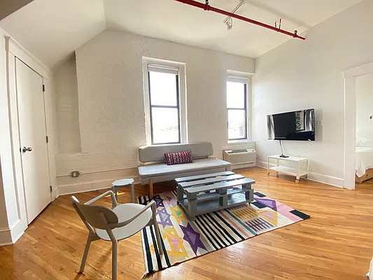 Rented by Dream Space Realty | media 9