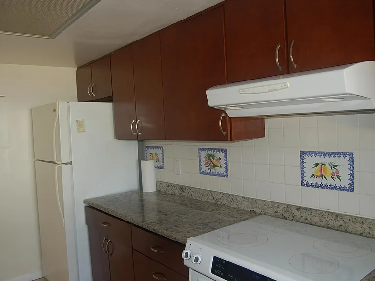 1920 Woodcrest Dr #13 — Photo 23