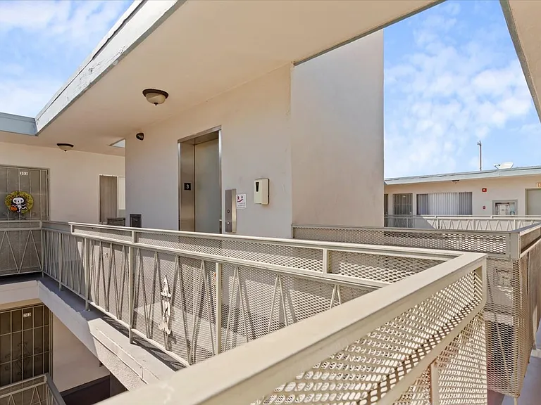 749 Garland Ave — Photo 40