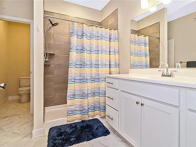 107 Fishers Ct — Photo 2