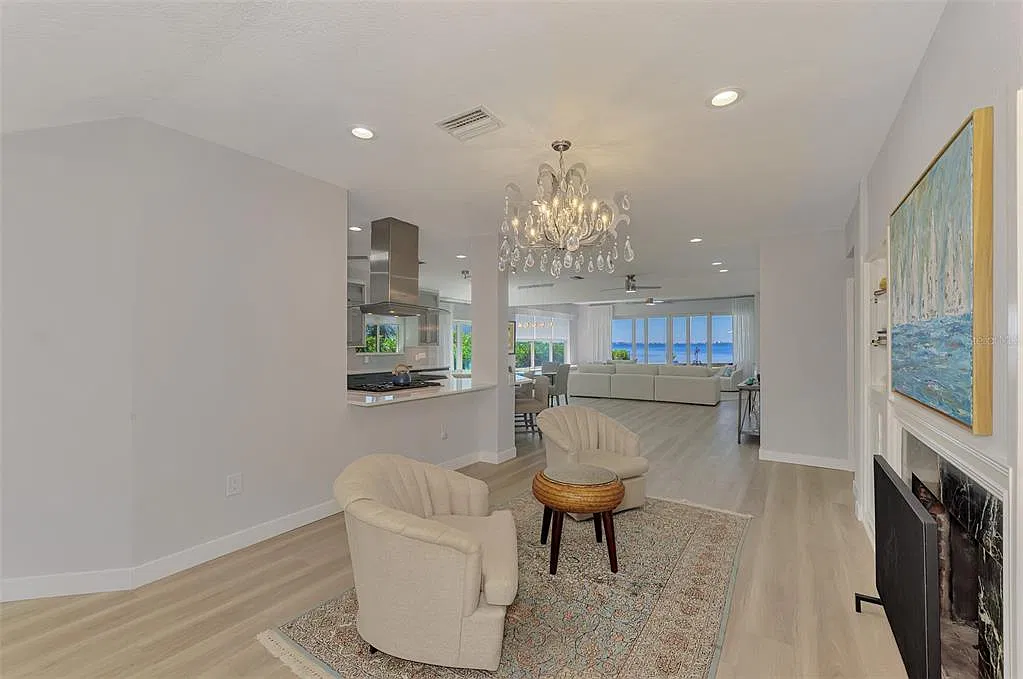 4 bed, 3.0 bath, 3012 sqft, $6,000 — Photo 4