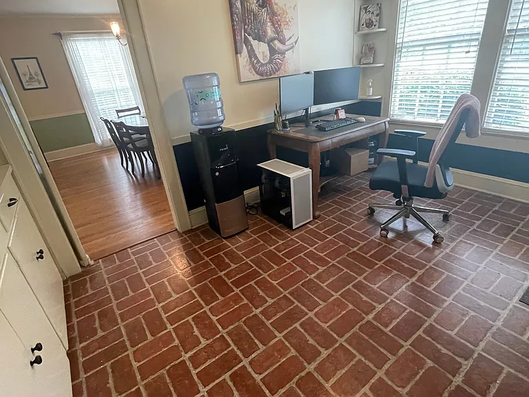 3642 Gilbert Dr — Photo 9