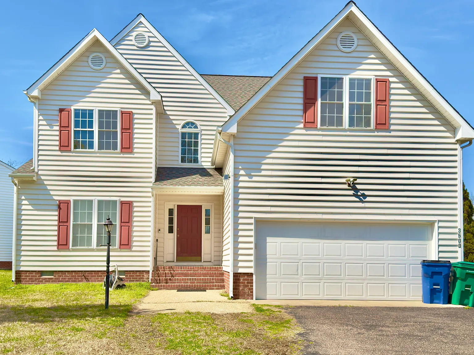 4 bed, 2422 sqft, $3,400 — Photo 4