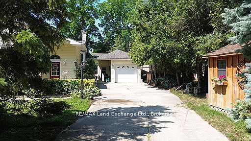 3rd image of 213 Huron Rd