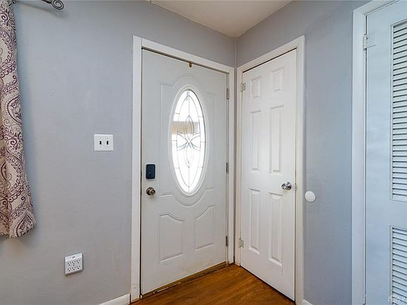 4th image of 520 N Church St
