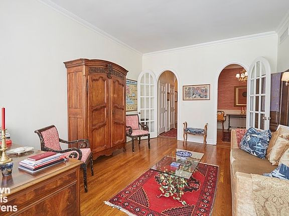 2nd image of 120 E 86th St APT 5A