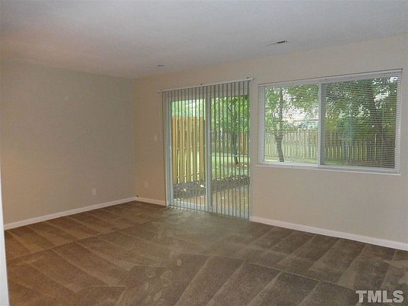 5th image of 220 Elizabeth St APT C3