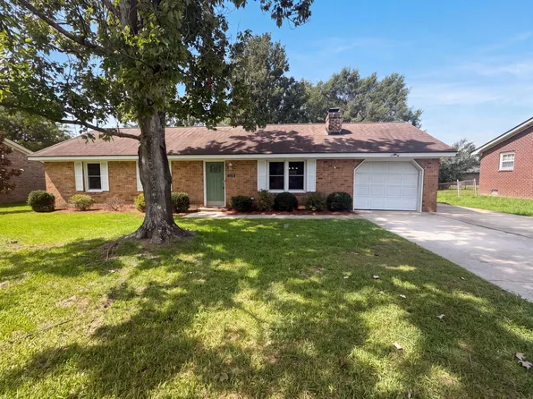 1110 Stuart Dr, Moncks Corner, SC 29461
