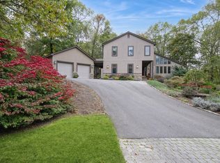 14 Stonehedge Dr, Poughkeepsie, NY 12603