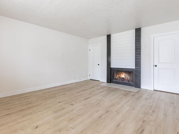 4th image of 5976 S Sultan Cir