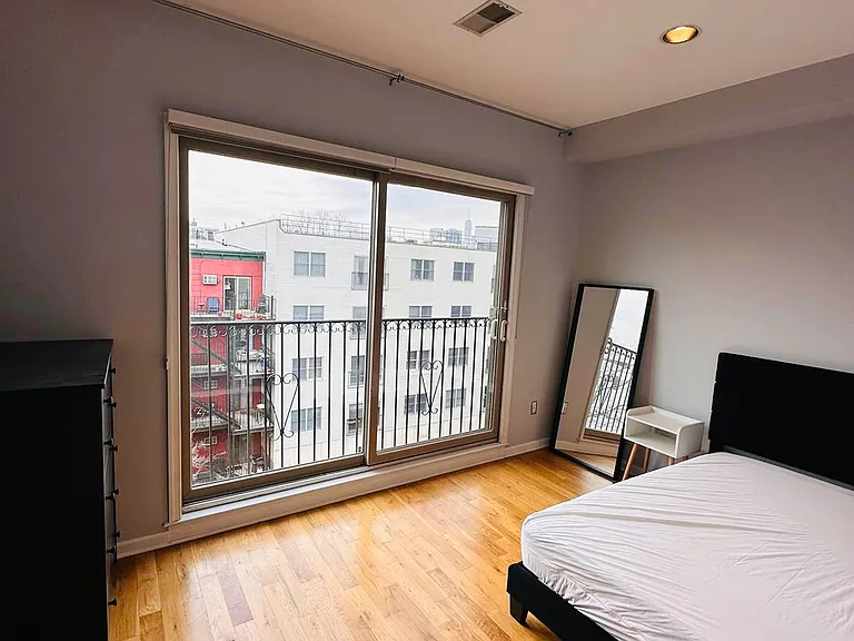 109 Jackson St — Photo 1