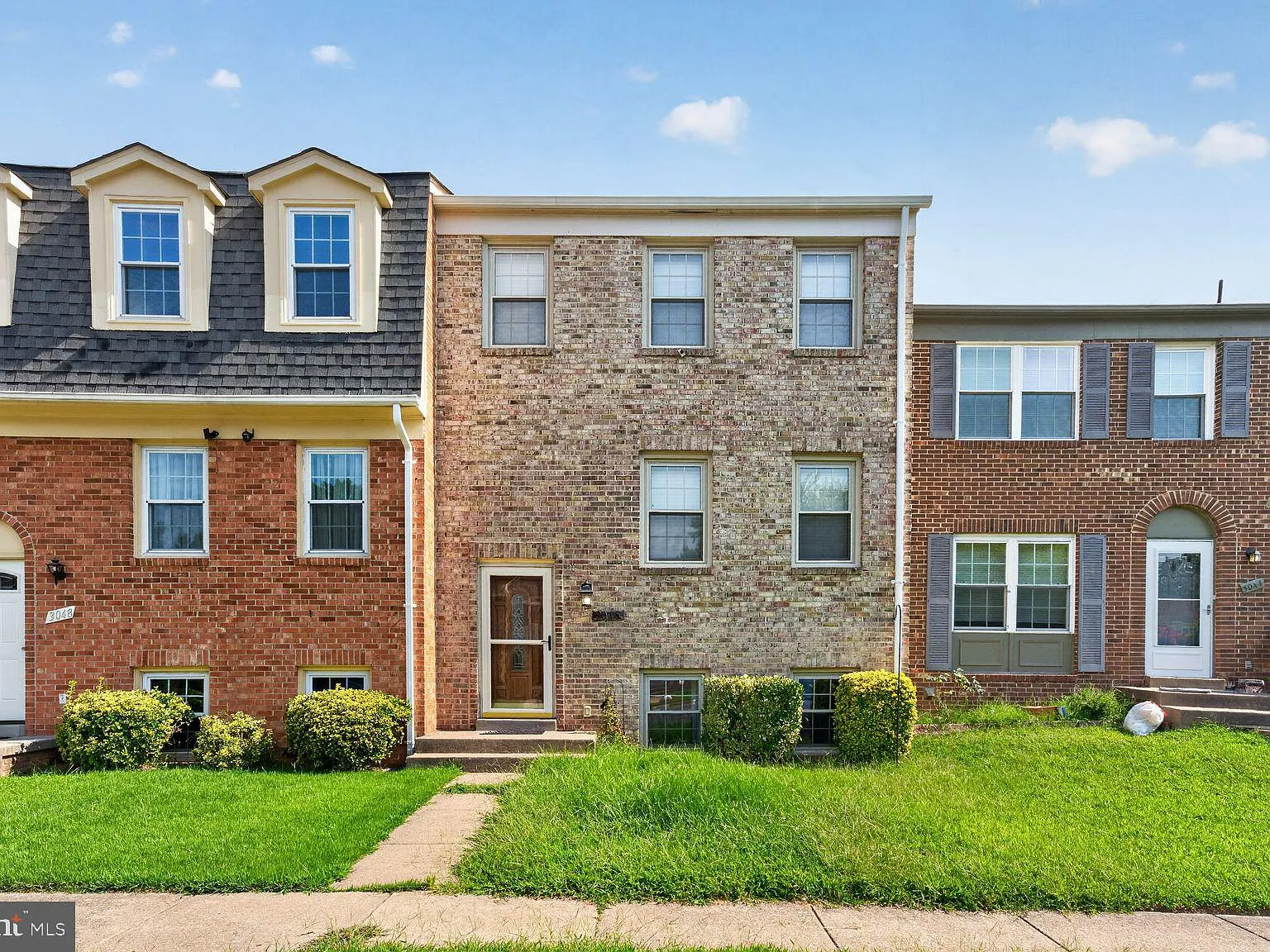 3 bed, 4.0 bath, 1870 sqft, $2,600 — Photo 1