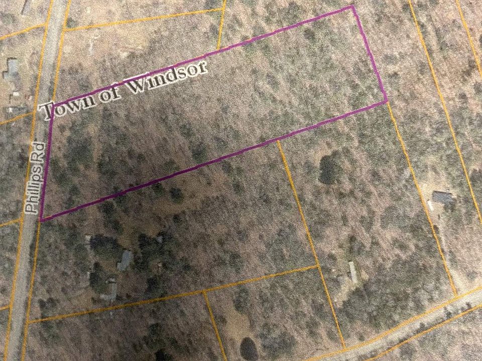 2nd image of 520 Phillips Rd