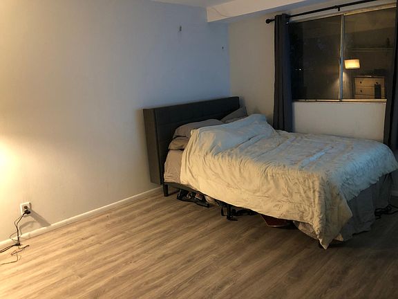 3rd image of 328 Northbank Ct APT 56