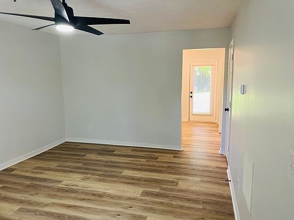 4th image of 2141 SE Thompson Ave #2141B