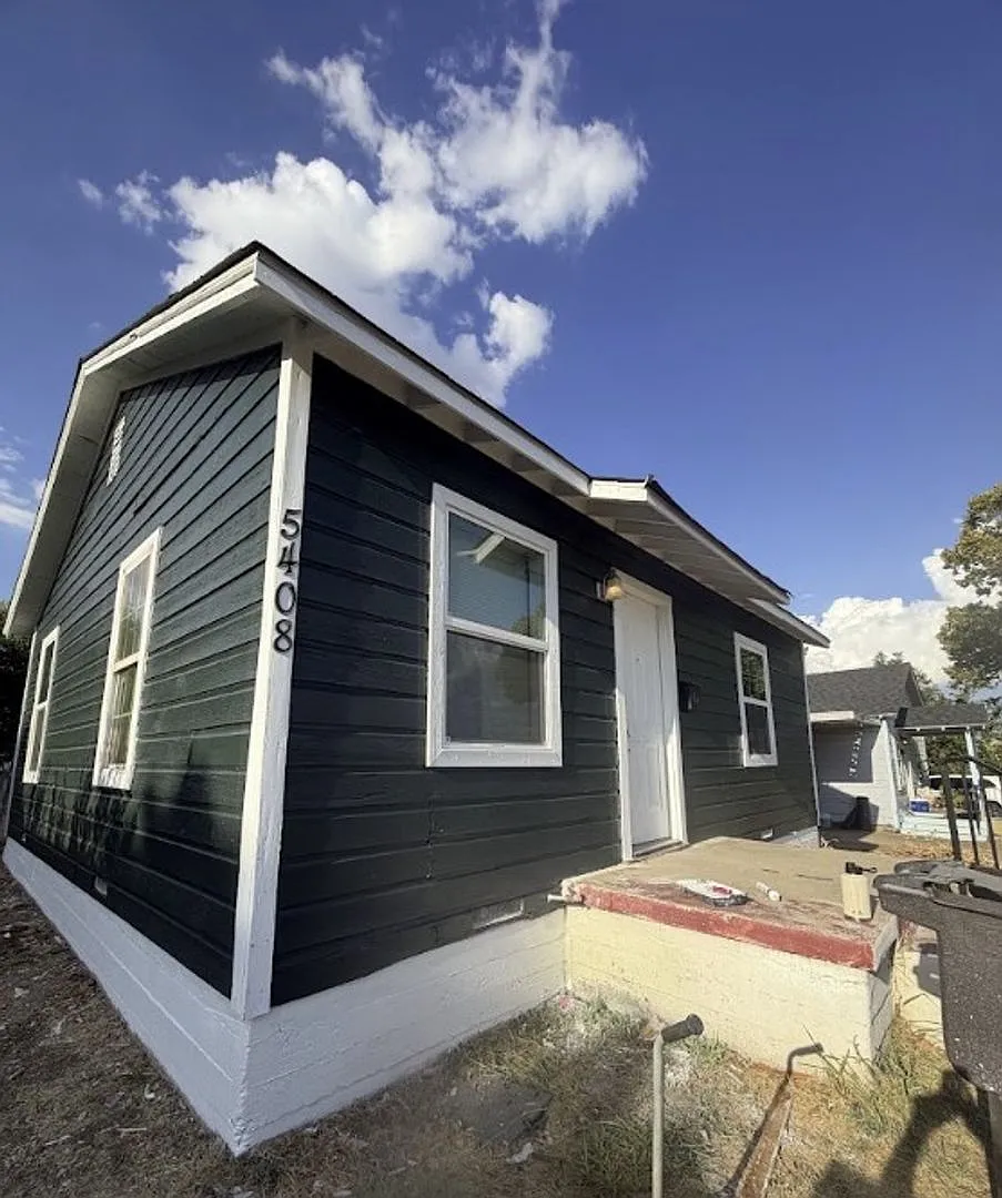 Freshly Renovated 2-Bedroom Home with New HVAC! — Photo 2