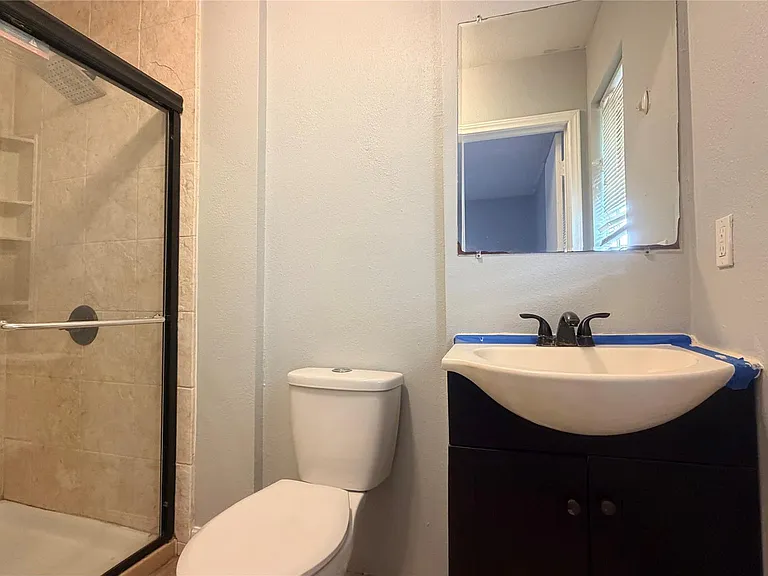 3007 Akard St — Photo 5