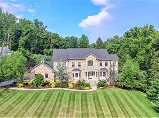 78 Century Ln, Watchung, NJ 07069