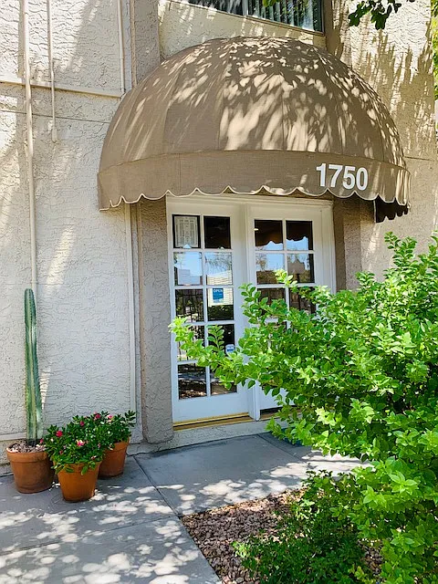 Desert Springs Apartments — Photo 2