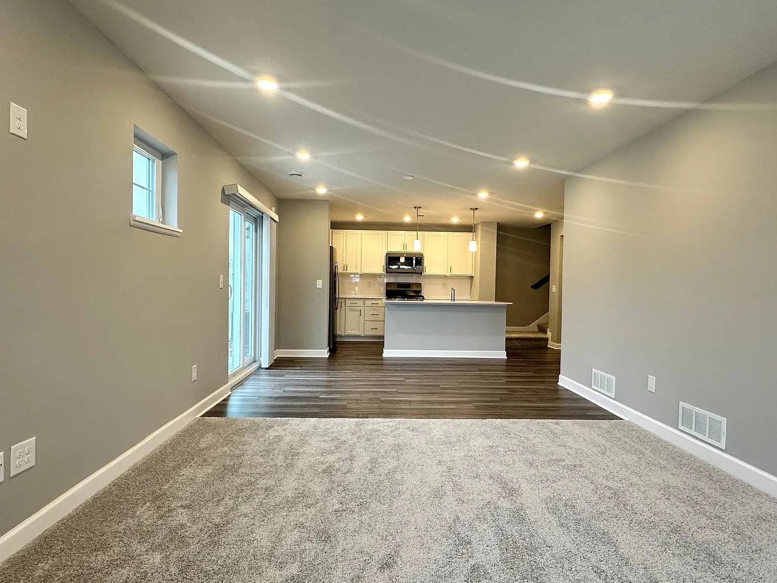 3 bed, 1800 sqft, $2,599 — Photo 4