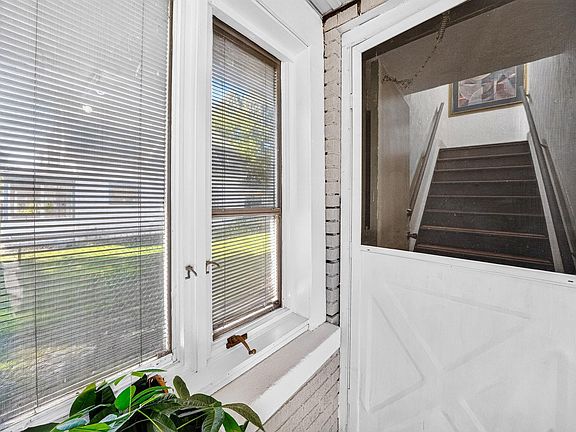 5th image of 225 E Donald St