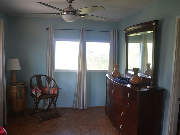 Den/sitting; convertible to bedroom