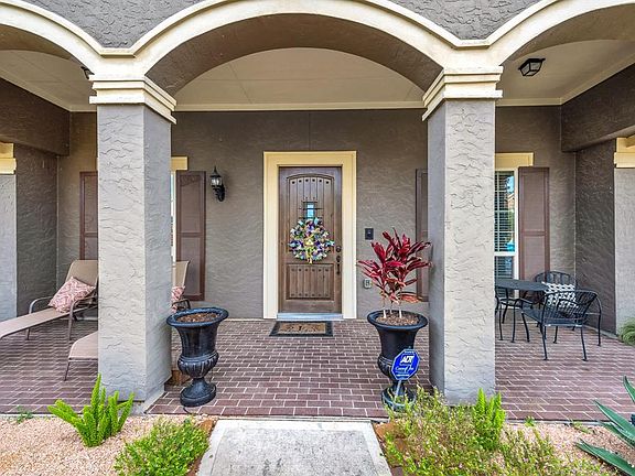 2nd image of 3907 Banks Landing Ct