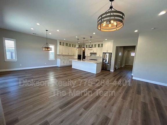 2nd image of 293 Commodore Dr