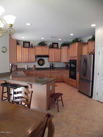 2nd image of 2821 E Camellia Dr
