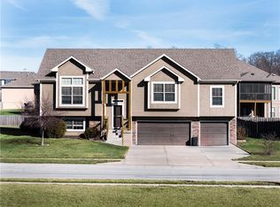 7901 N Walrond Ave, Kansas City, MO 64119