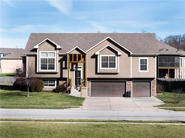 7901 N Walrond Ave, Kansas City, MO 64119