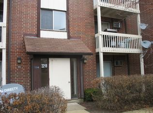 2246 Nichols Rd APT A, Arlington Heights, IL 60004