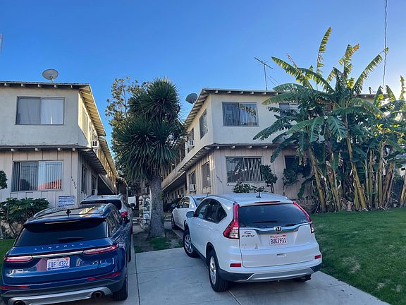 3rd image of 14308 Dickens St APT 2