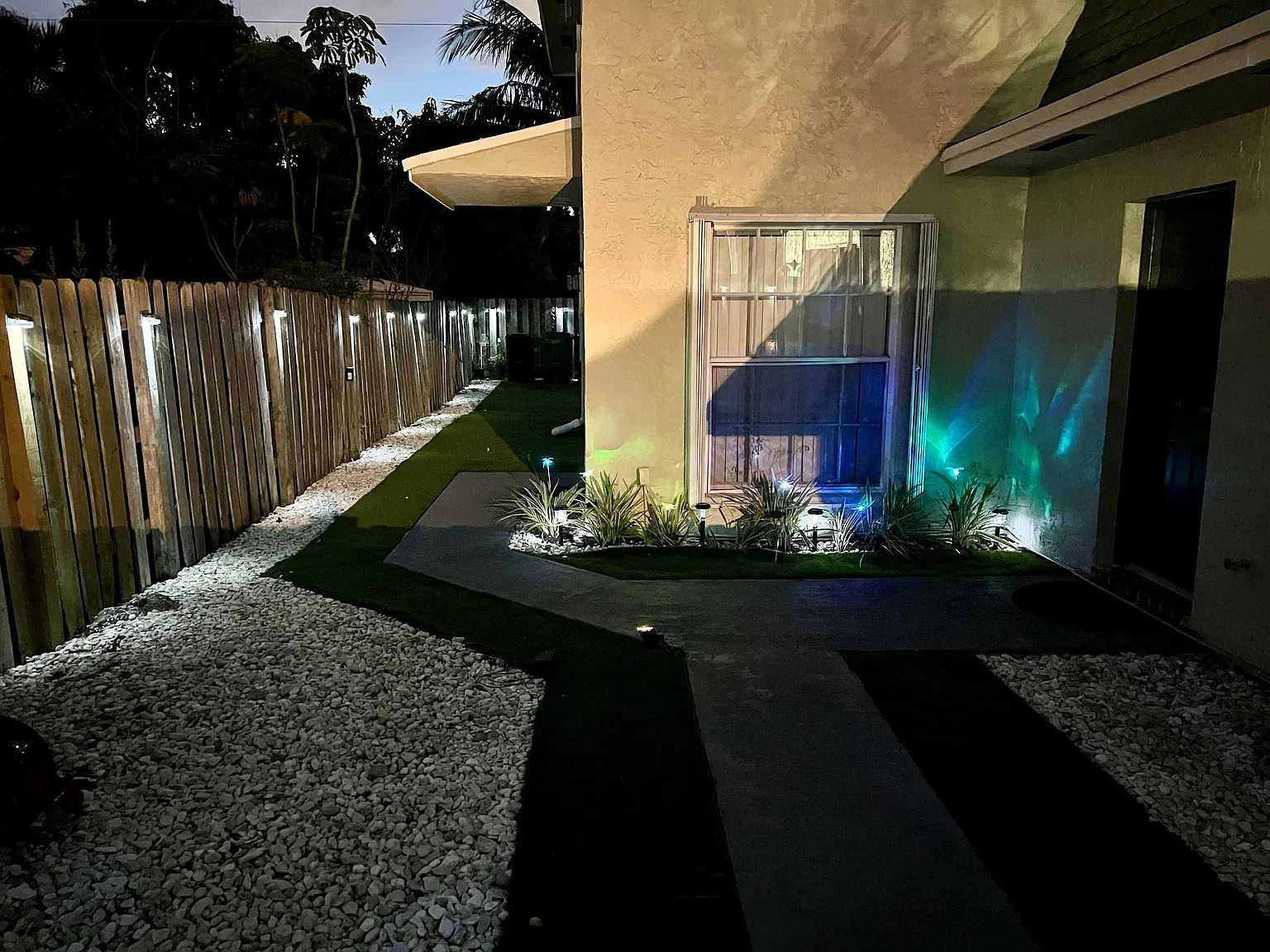 3 bed, 2.5 bath, 2393 sqft, $3,000 — Photo 1