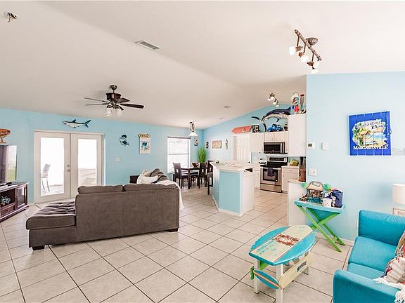 3rd image of 695 W Baffin Dr