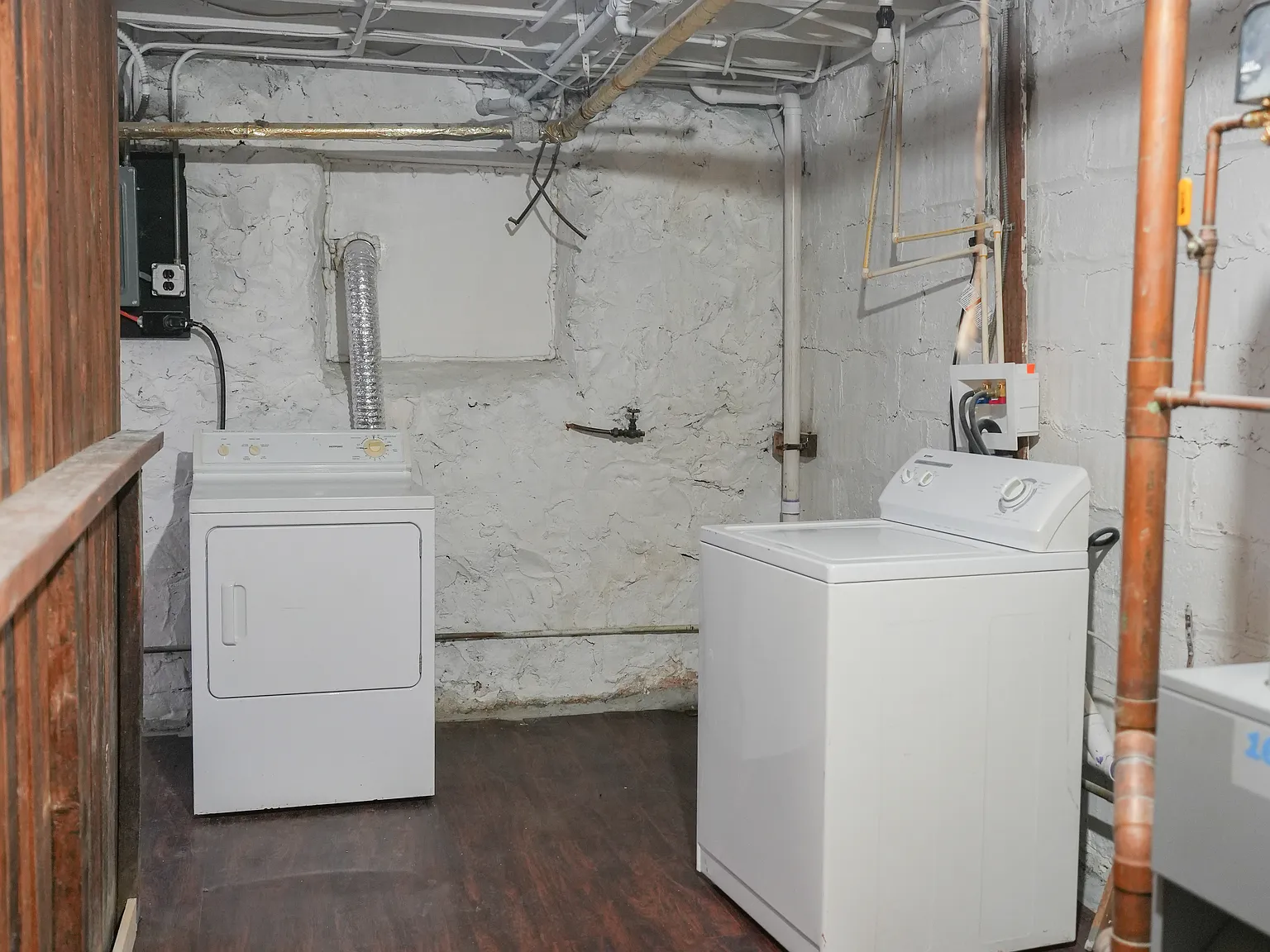 3126 Normount Ave — Photo 4