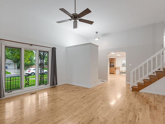 4th image of 304 Andover Ct