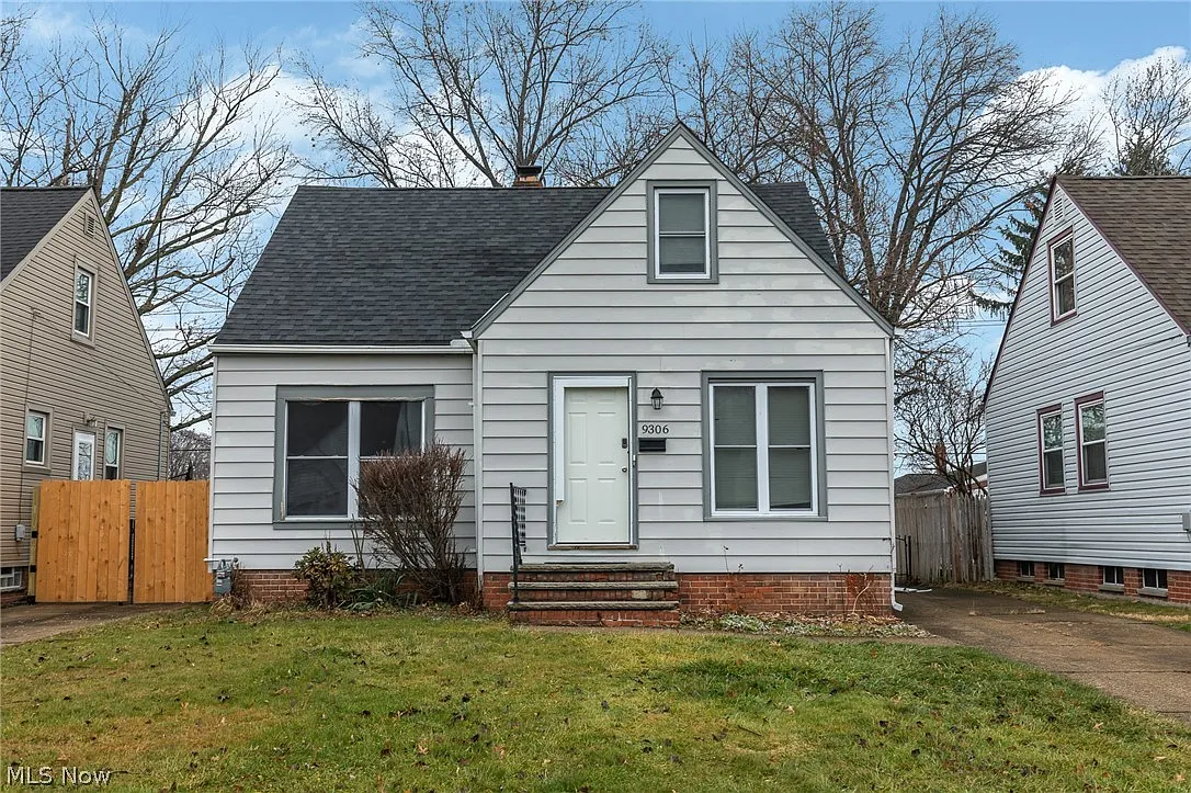 9306 Fernhill Ave photo 1