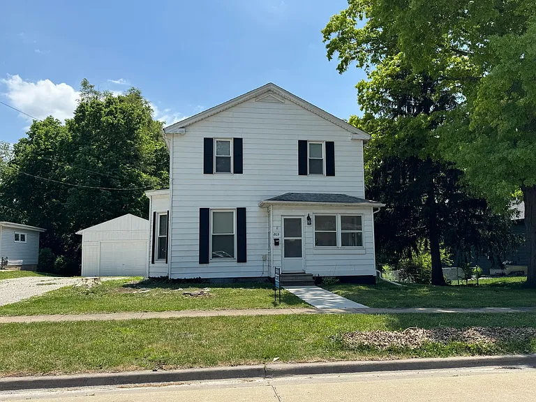 809 Kern St — Photo 1