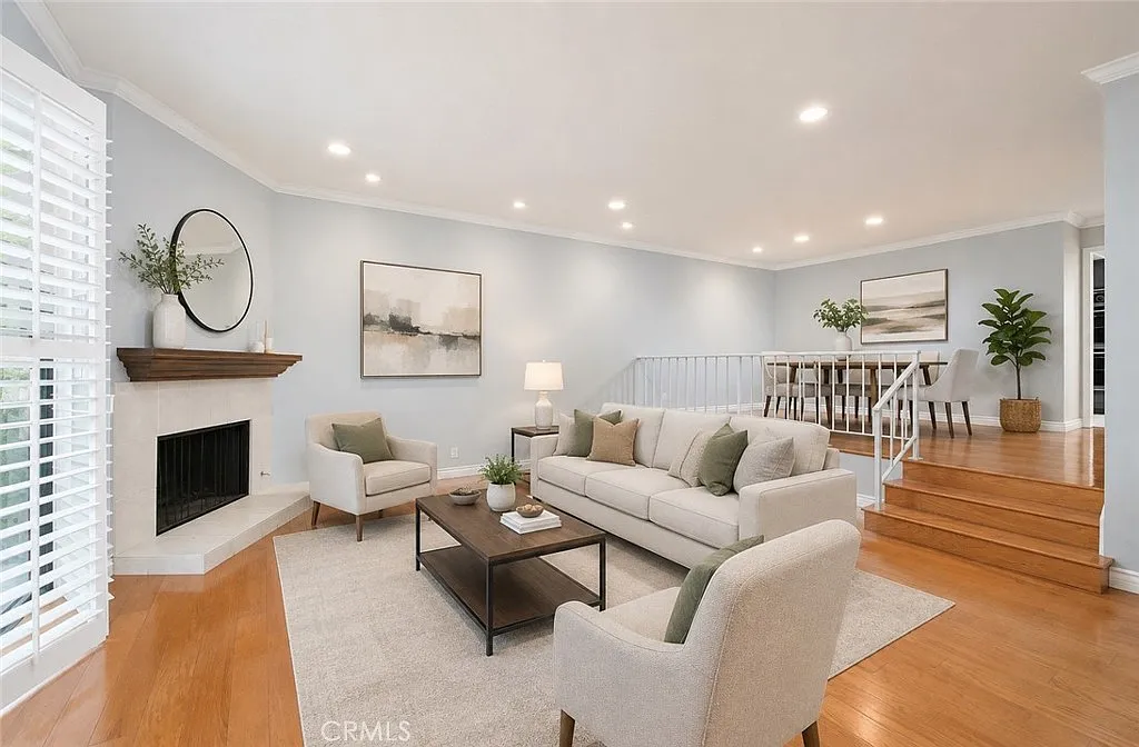 3 bed, 2.5 bath, 1631 sqft, $4,600 — Photo 2