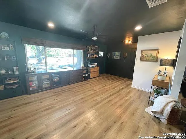 512 Antler Dr — Photo 5