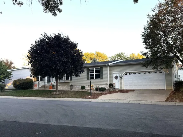 405 Club Cir, Belvidere, IL 61008