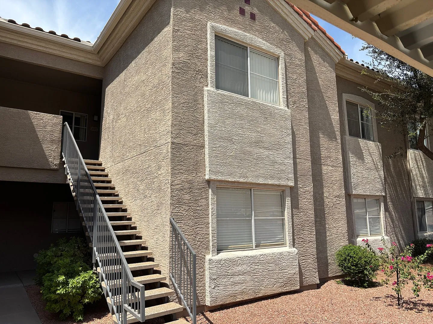 3bd, 2bth 2nd level Condo — Photo 3