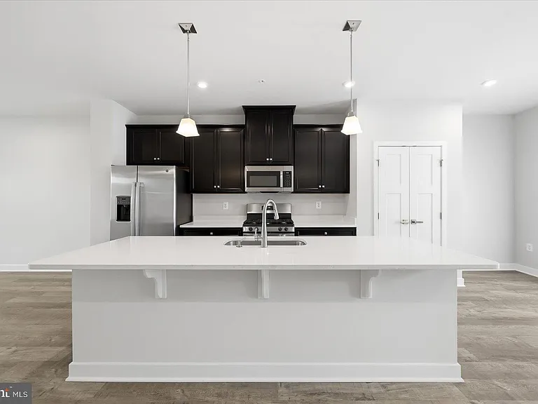 1550 Adamson Way — Photo 22