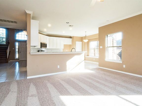 4th image of 1213 Maverick Ln