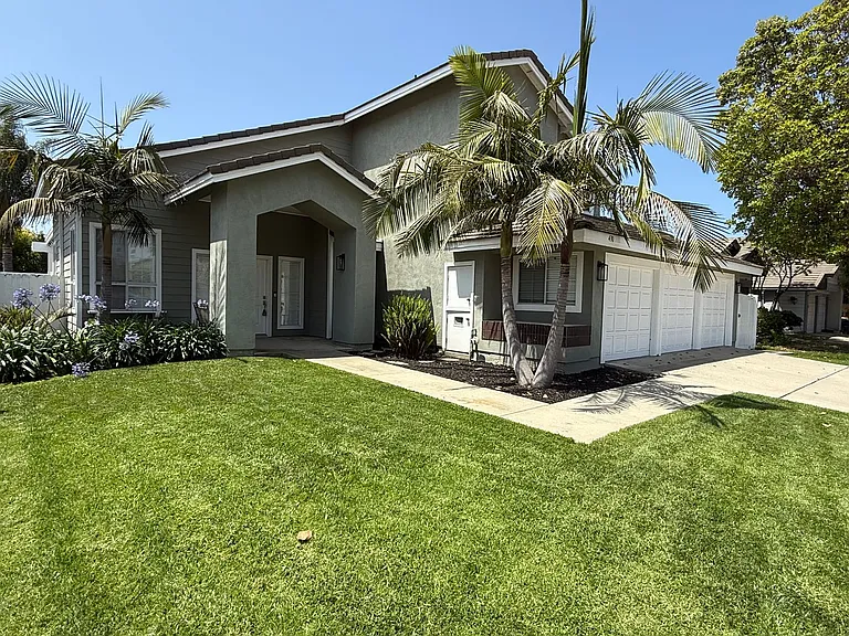 430 Carnation Pl — Photo 1