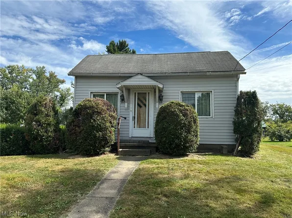 114 S Main St, Saint Clairsville, OH 43950