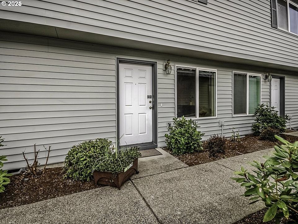 1st image of 4000 NE 109th Ave Unit 226